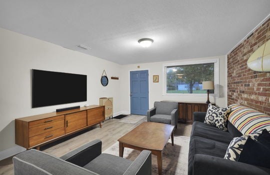 8-web-or-mls-239 Glynlea Rd_008