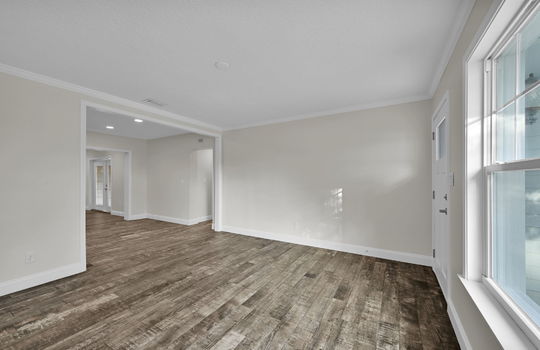 6-web-or-mls-1305 13th Ave_006