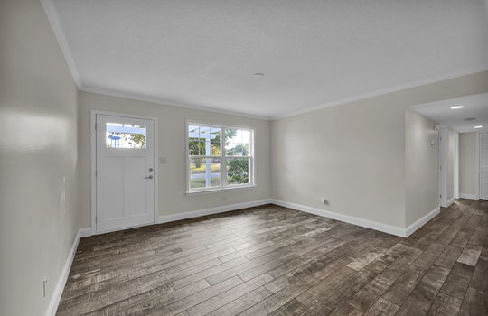 8-web-or-mls-1305 13th Ave_008