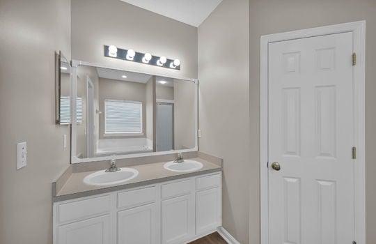 31-web-or-mls-8663 Derry__031