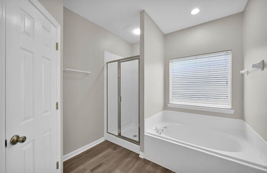 32-web-or-mls-8663 Derry__032