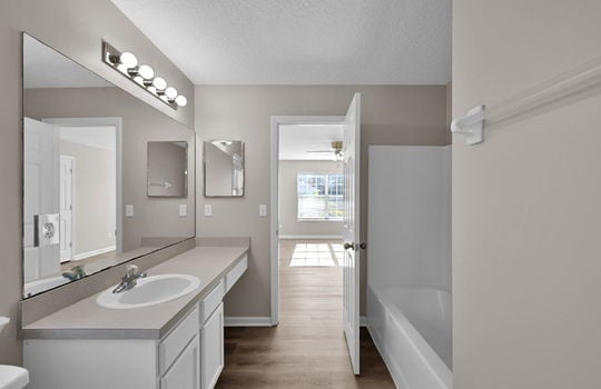 40-web-or-mls-8663 Derry__040