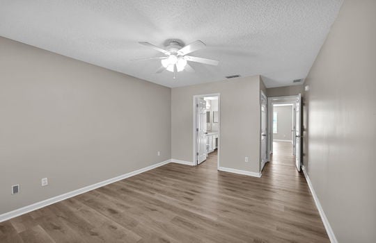 42-web-or-mls-8663 Derry__042