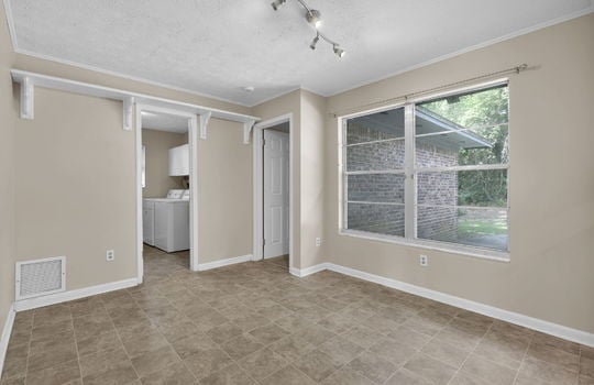 21-web-or-mls-1950 Holly_020