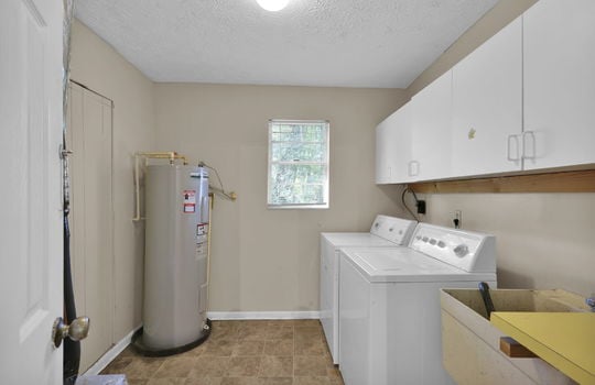 22-web-or-mls-1950 Holly_021