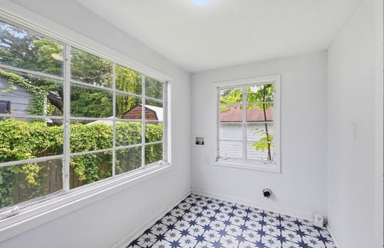 15-web-or-mls-1097 McDuff Ave S__015