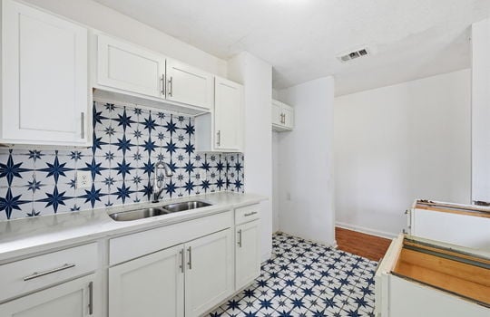 18-web-or-mls-1097 McDuff Ave S__018