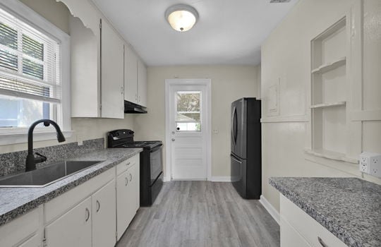 12-web-or-mls-355 E 45th St_012