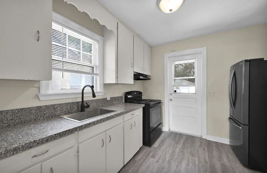 13-web-or-mls-355 E 45th St_013