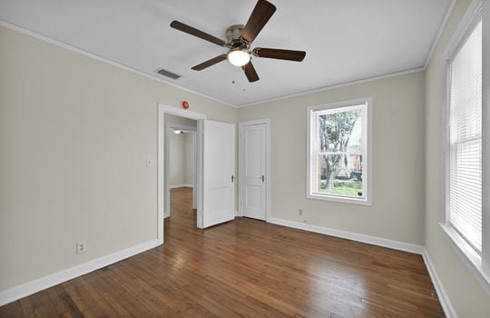19-web-or-mls-355 E 45th St_019