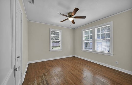 22-web-or-mls-355 E 45th St_022