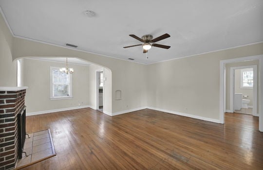 6-web-or-mls-355 E 45th St_006