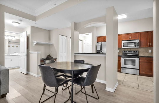 10-web-or-mls-10435 Mid town__010