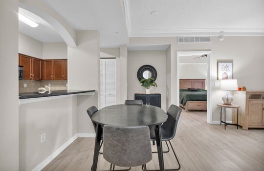 11-web-or-mls-10435 Mid town__011