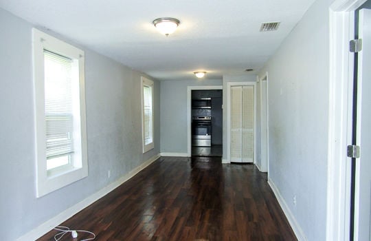 1137 W. 27th-10