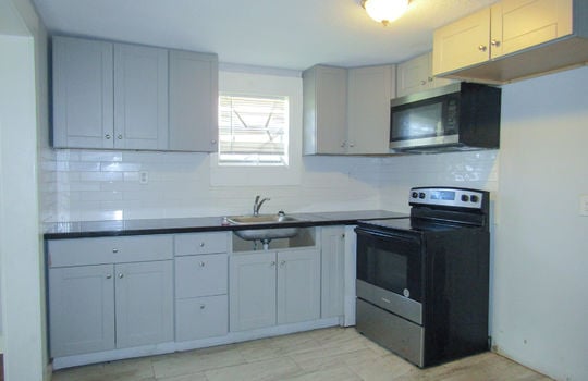 1137 W. 27th-5