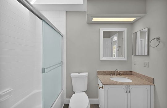 12-web-or-mls-104 Bay Hill__012