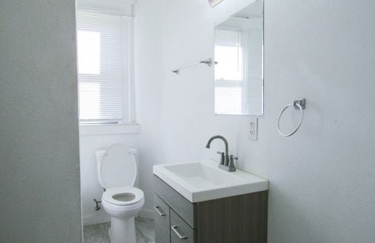 1478 W. 15th St-6
