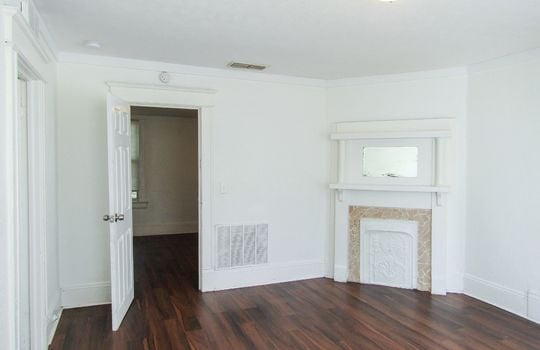 1478 W. 15th St-7