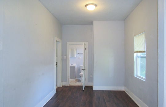 1554 W. 17th St--8