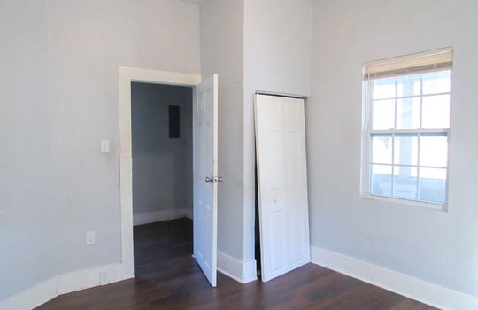 1554 W. 17th St--9