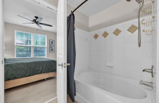27-web-or-mls-10435 Mid town__027