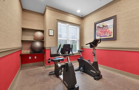 39-web-or-mls-10435 Mid town__039