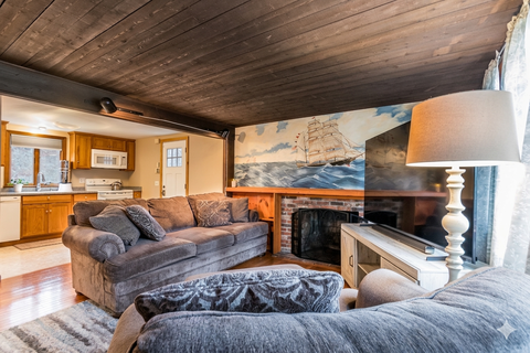 236 Freemans Way Brewster Interior Living Room