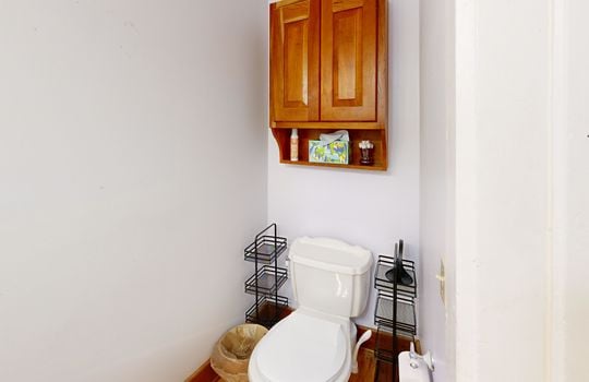 2459-Scottwood-Ave-Bathroom