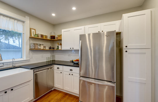 24261 Hull Prairie Rd Int-14