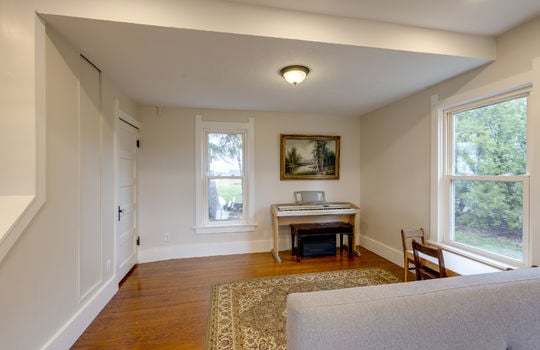 24261 Hull Prairie Rd Int-5