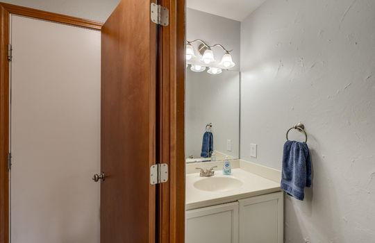 447 Oak Creek Dr Int-12