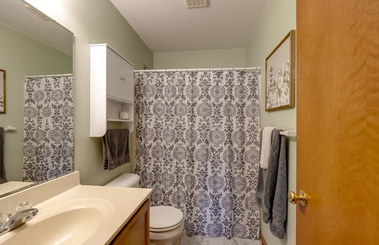 447 Oak Creek Dr Int-24
