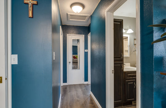 555 West 9th Street Int-12