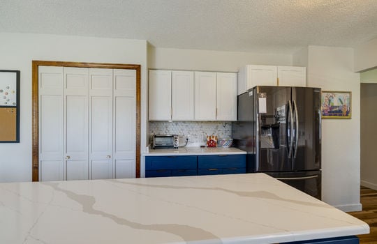 8004 Kingsboro Ct Int-16