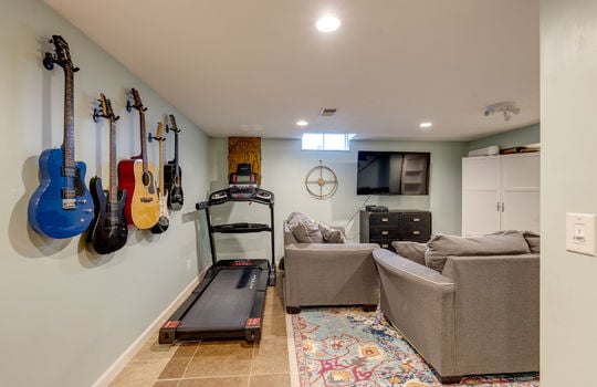 8004 Kingsboro Ct Int-32