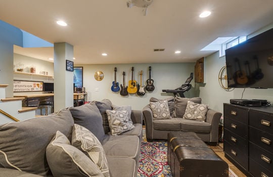 8004 Kingsboro Ct Int-35
