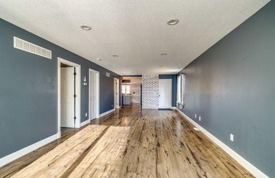 8586 Tuttle Hwy Int-14