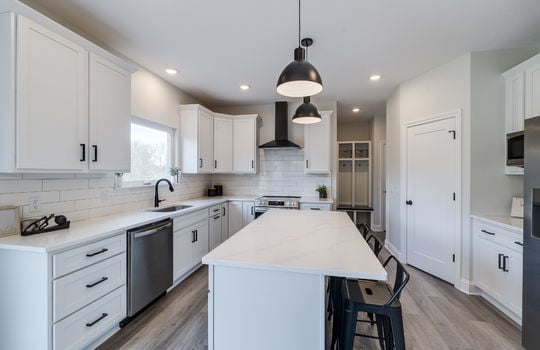 9395 Village Meadows Int-14