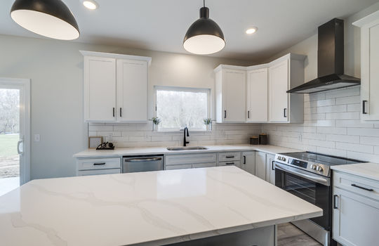 9395 Village Meadows Int-16
