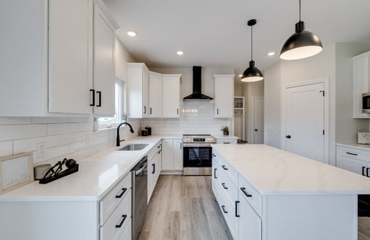 9395 Village Meadows Int-18
