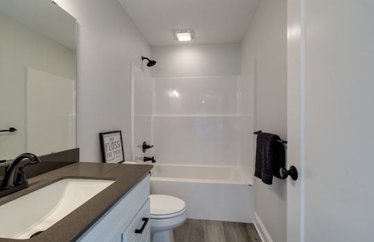 9395 Village Meadows Int-26