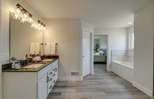 9395 Village Meadows Int-37