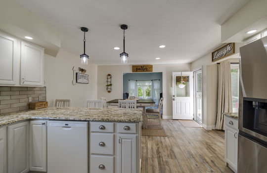 2044 Silverpine Ct Int-12