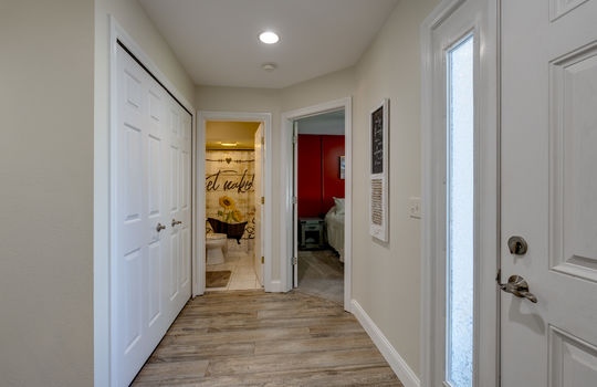 2044 Silverpine Ct Int-24