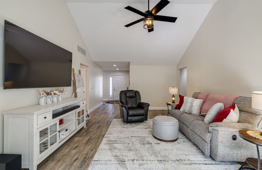 2044 Silverpine Ct Int-3