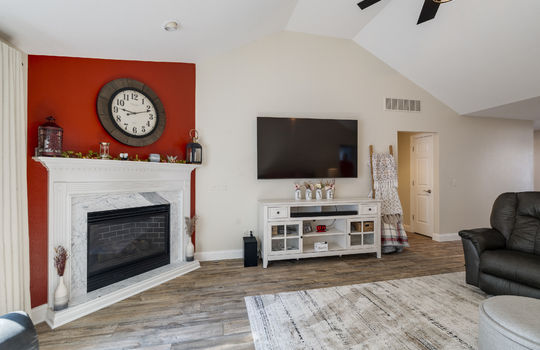 2044 Silverpine Ct Int-4
