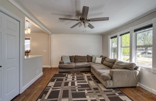 2670 Park Dr Int-3