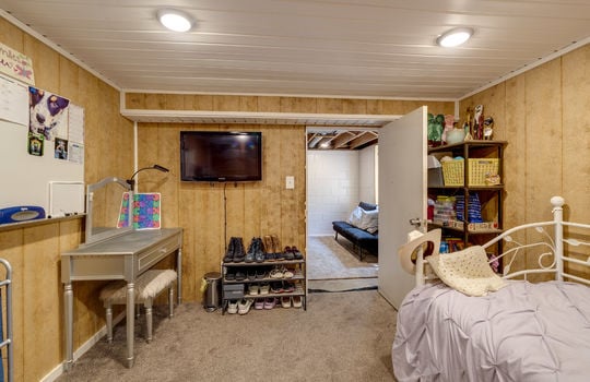 2670 Park Dr Int-30
