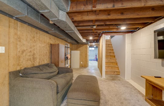 2670 Park Dr Int-31